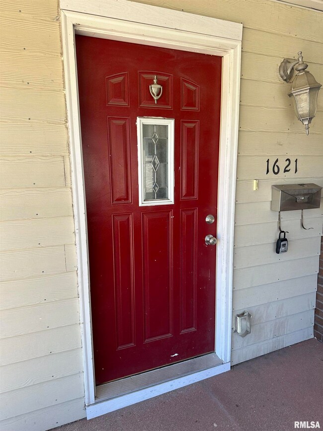 1621 S 5th St, Springfield, IL 62703 - photo 3