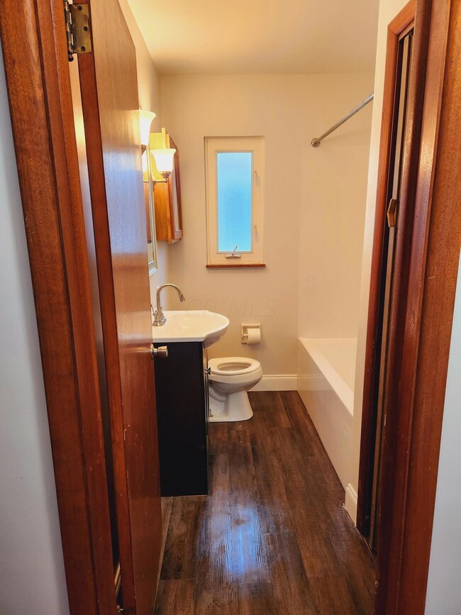 820 S James Bath