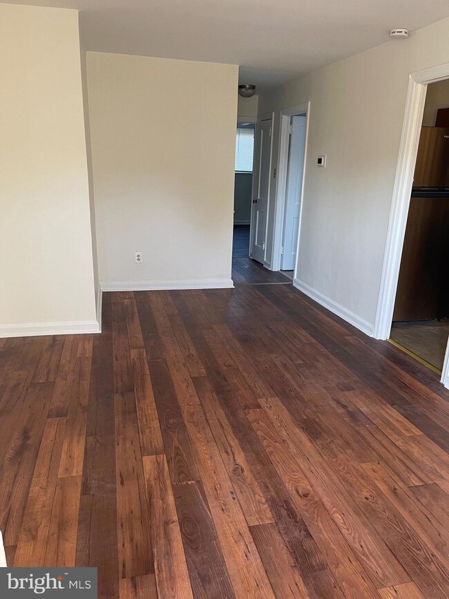 817 E 27th St, Wilmington, DE 19802 - photo 2