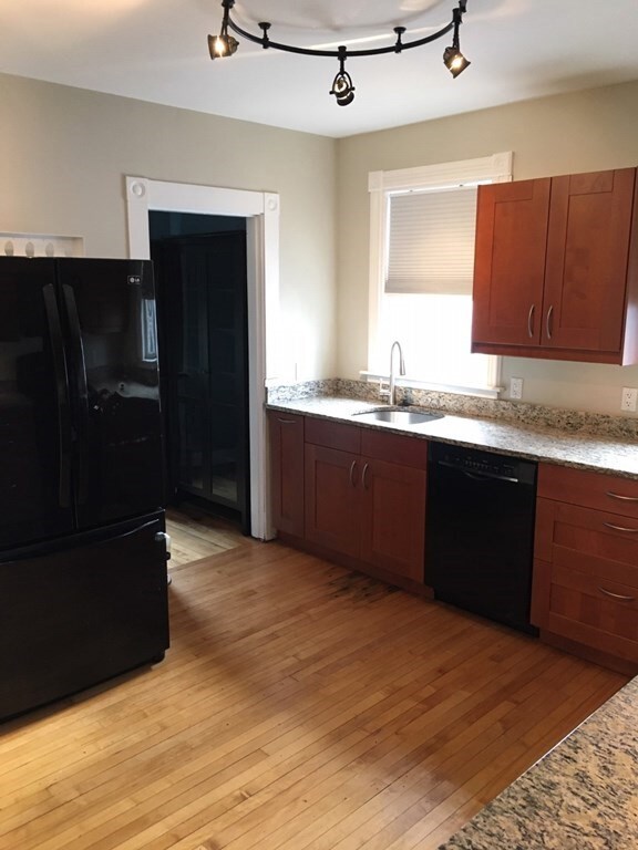 199 Hammond St unit 2, Waltham, MA 02451 - photo 2