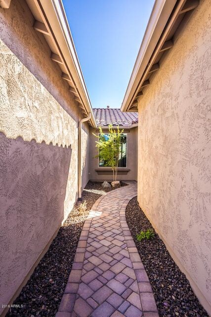 Extra Exterior-3