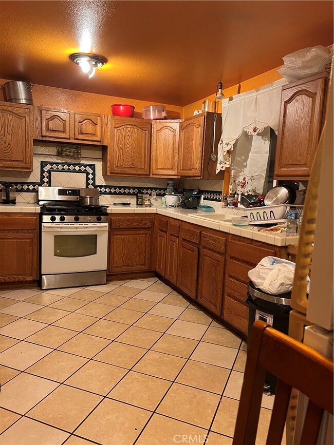 1715 W 154th St, Compton, CA 90220 - photo 3