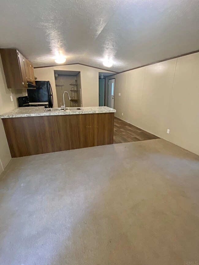 6985 S Bennett Ln, Bloomfield, IN 47424 - photo 3