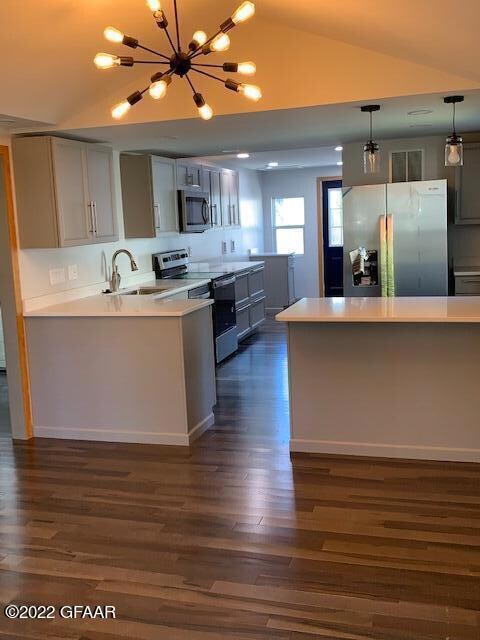 1008 S 10th St, Grand Forks, ND 58201 - photo 4