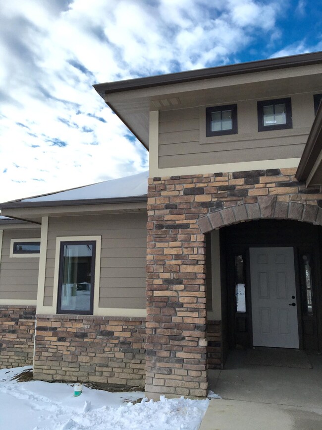 10 Kings Ridge Drive - front of house