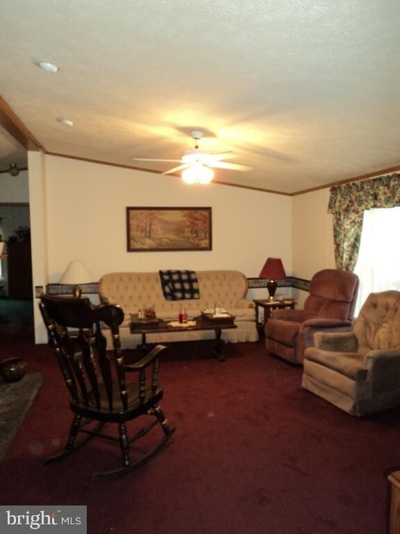 136 Greenbriar Cir, Lancaster, PA 17603 - photo 3