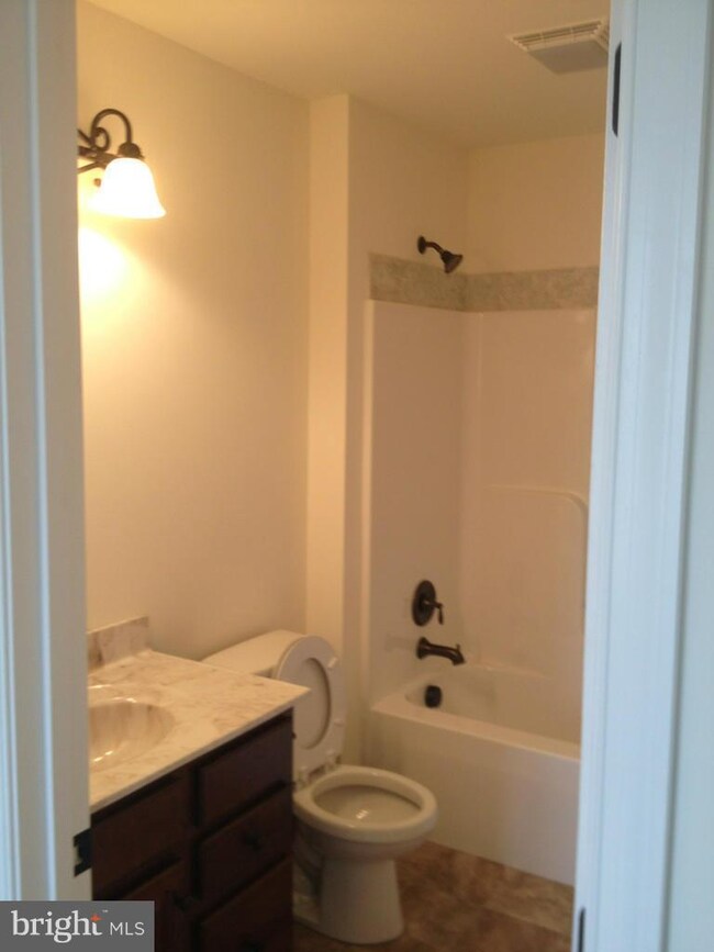 1218 Emilys Ct, Greencastle, PA 17225 - photo 5