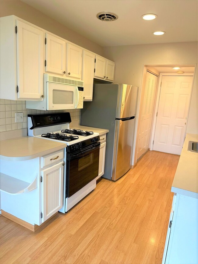 1083 Glouchester Harbor unit 1083, Schaumburg, IL 60193 - photo 7