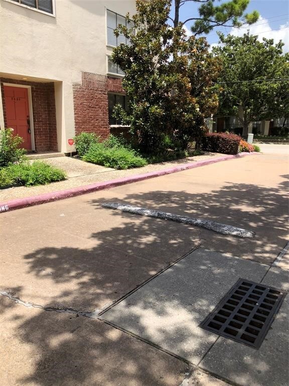 2438 Bering Dr unit 2438, Houston, TX 77057 - photo 4