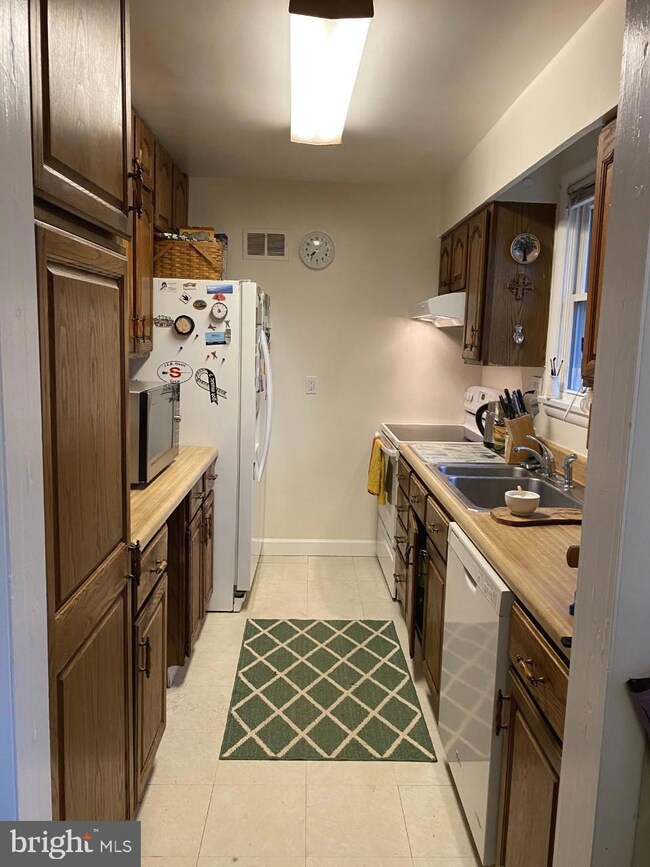 6617 Dearborn Dr, Falls Church, VA 22044 - photo 6