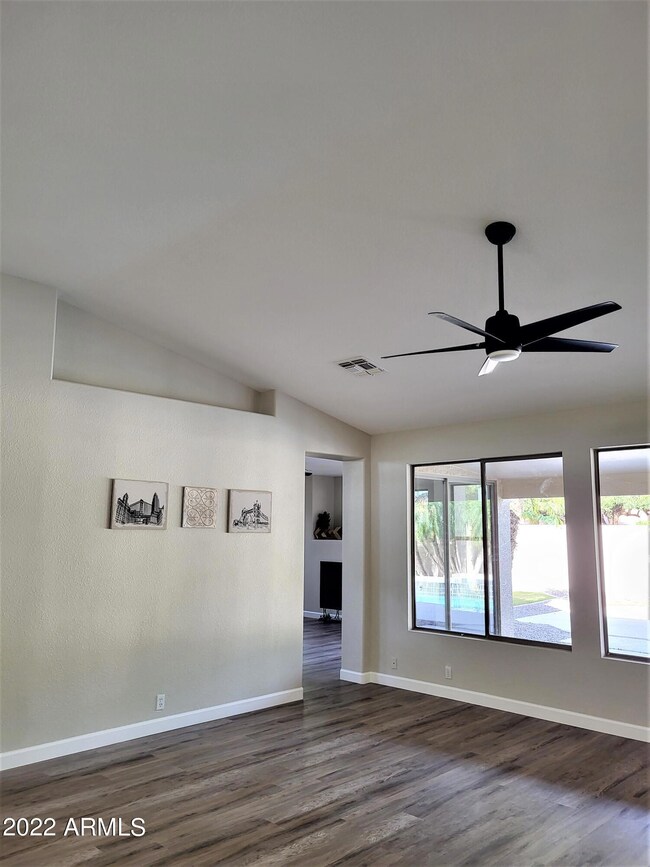 521 N Superstition Blvd, Chandler, AZ 85225 - photo 7