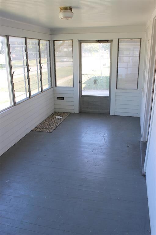 1023 F Ave NW, Cedar Rapids, IA 52405 - photo 5