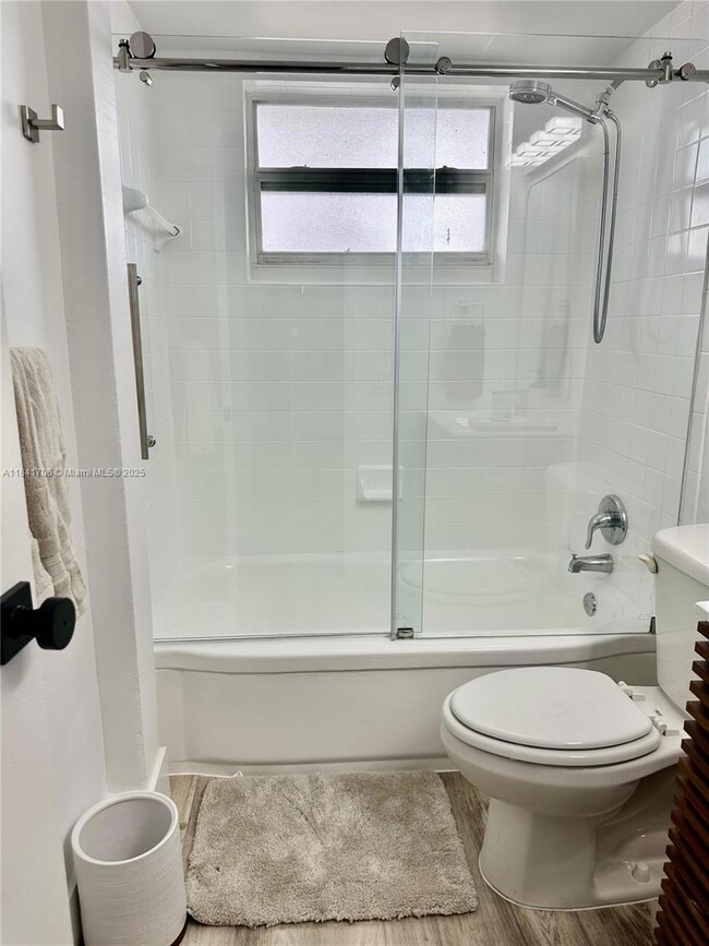 1300 Lincoln Rd unit D704, Miami Beach, FL 33139 - photo 4