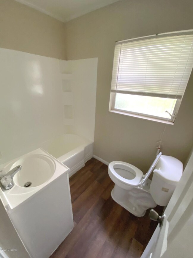 2338 Dolphin Ave, Jacksonville, FL 32218 - photo 6