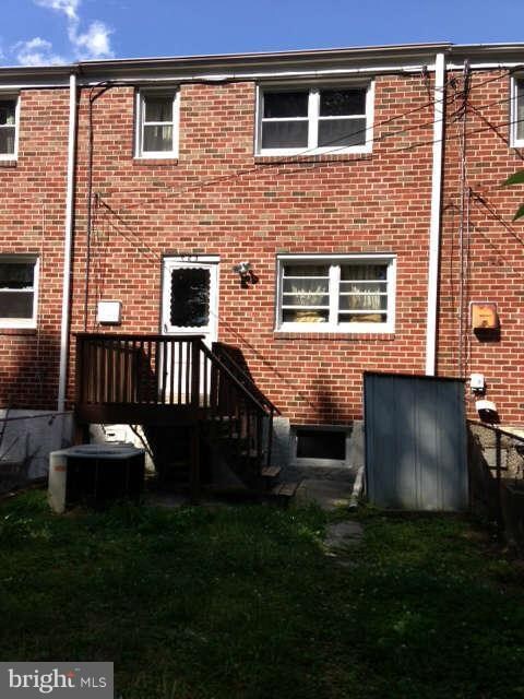 923 Circle Dr, Halethorpe, MD 21227 - photo 2