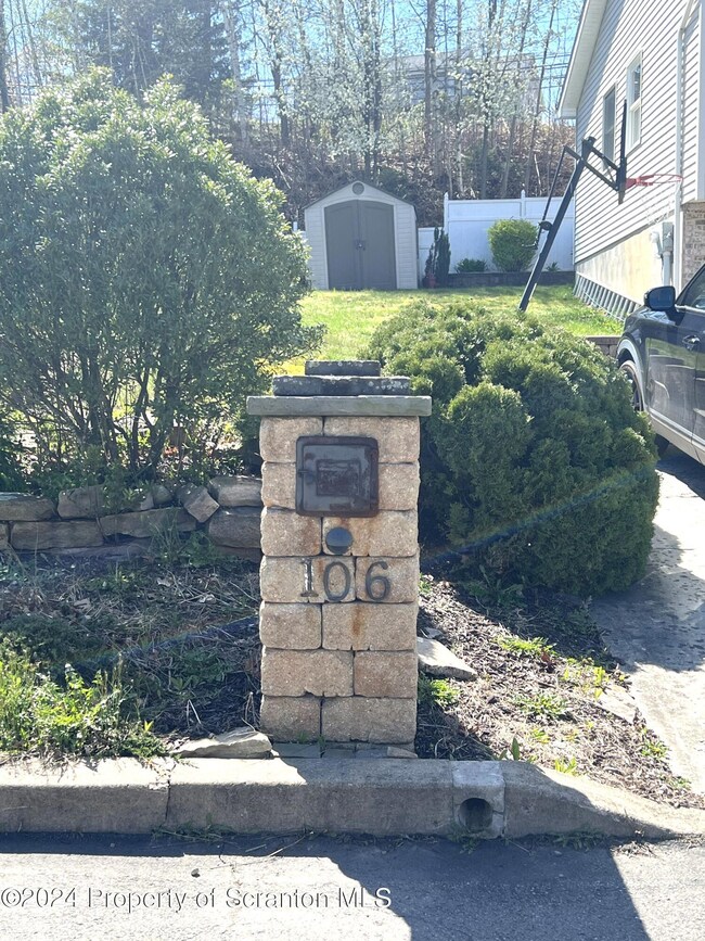 106 Northpoint Dr, Olyphant, PA 18447 - photo 2