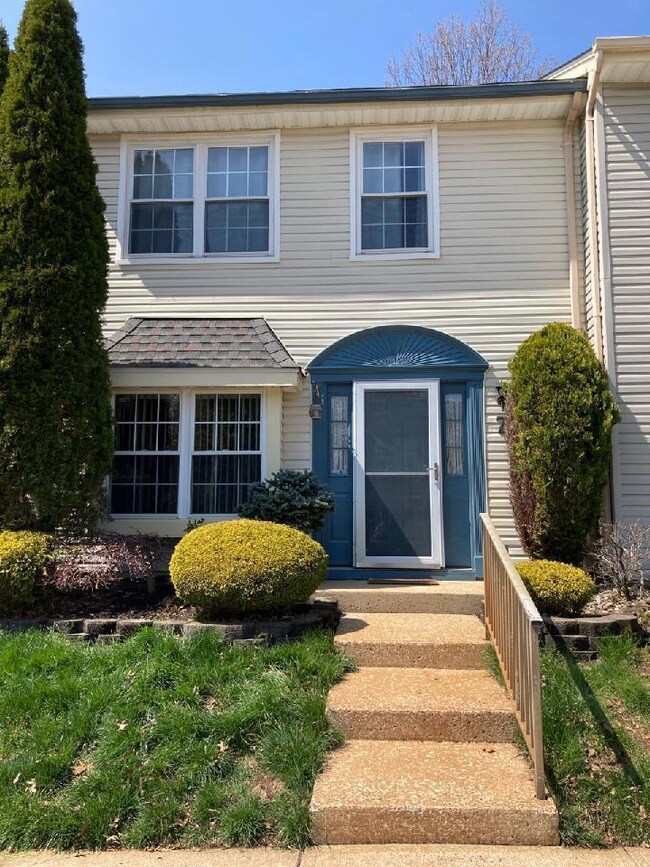 55 Kensington Ct. #7