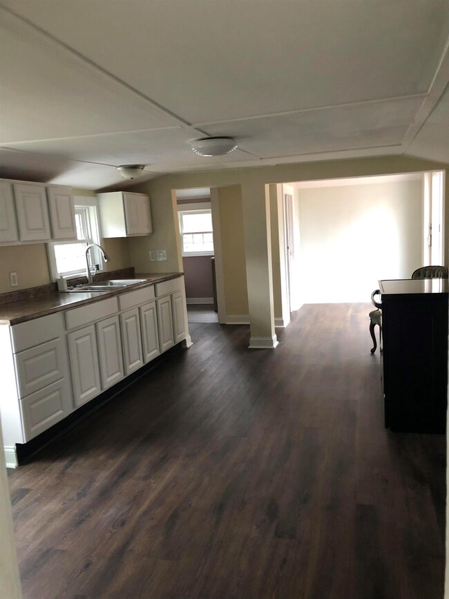 141 Hilldale Ave, South Hampton, NH 03827 - photo 4