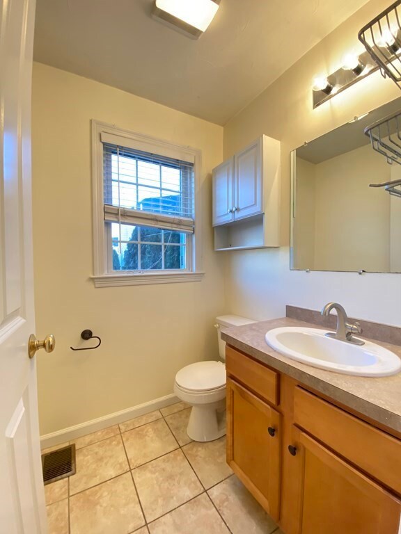 38 Boxberry Ln, Rockland, MA 02370 - photo 4