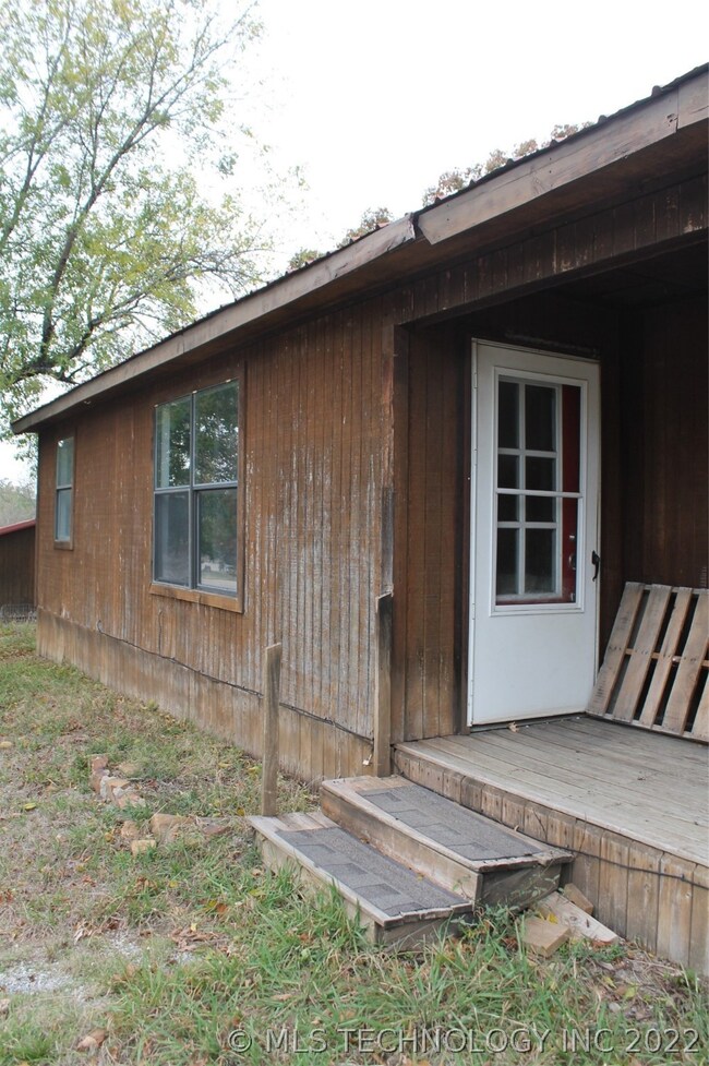 730 7th St, Stuart, OK 74570 - photo 4