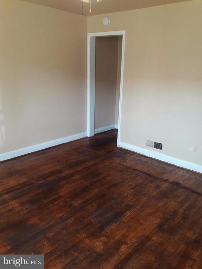 4002 Balfern Ave, Baltimore, MD 21213 - photo 3
