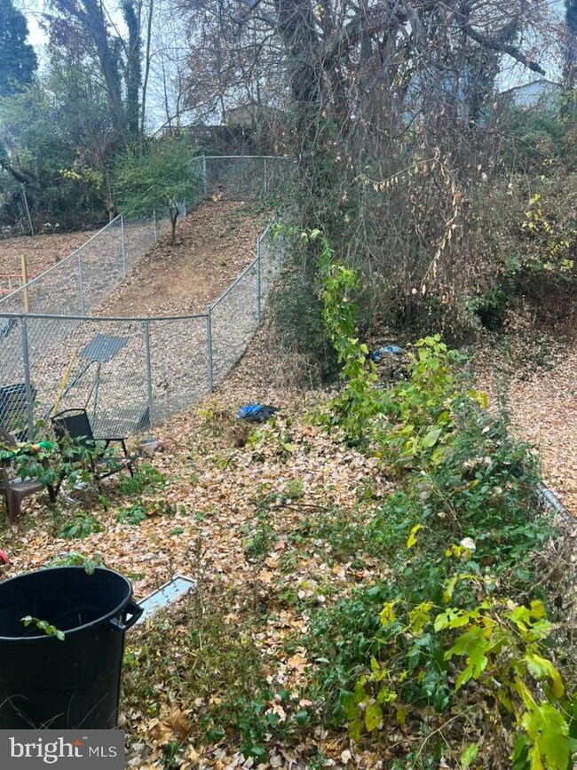 428 Burbank Ct, Halethorpe, MD 21227 - photo 7