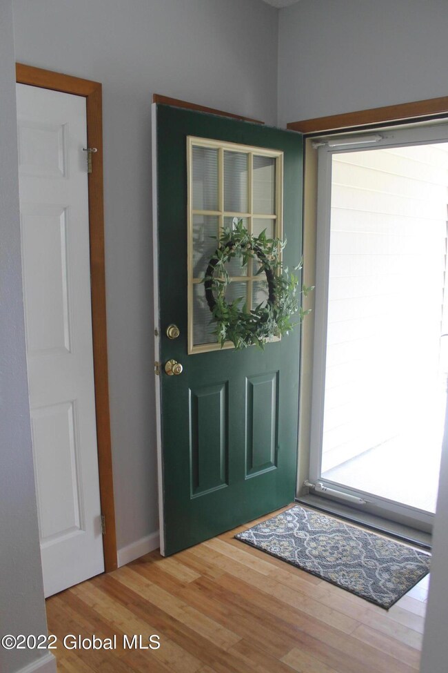 214 Hampton Place Blvd, Troy, NY 12180 - photo 3