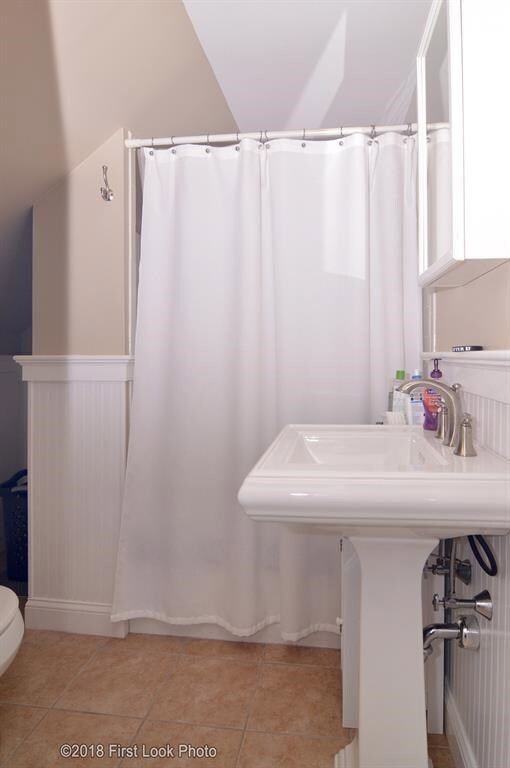 7 Rego Rd unit B, Middletown, RI 02842 - photo 5