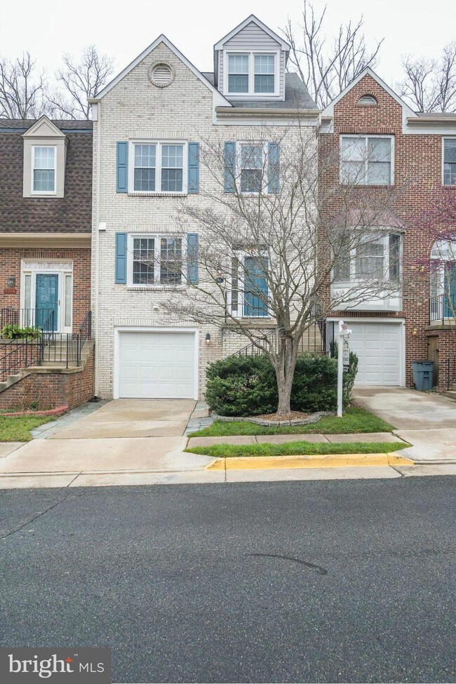 8112 Squirrel Run Rd, Springfield, VA 22152 - photo 2