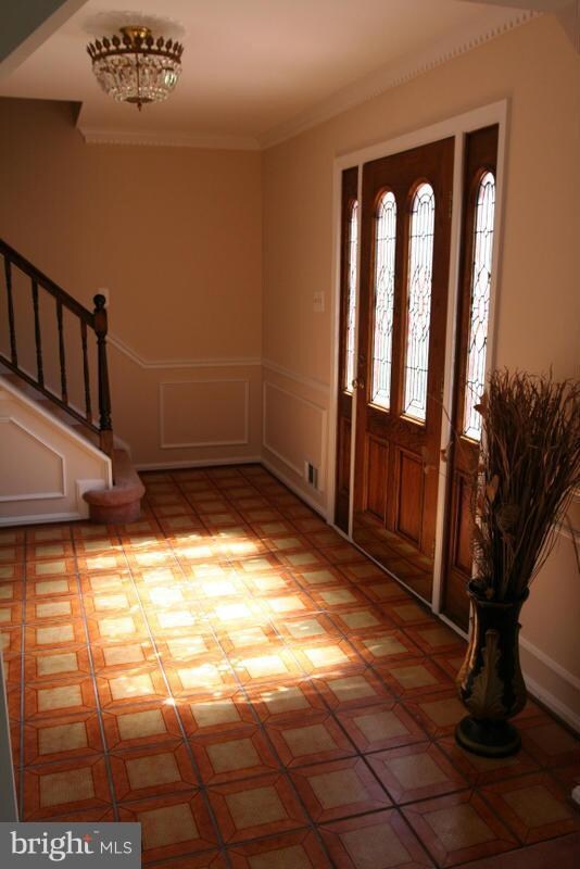 8020 Daffodil Ct, Springfield, VA 22152 - photo 2