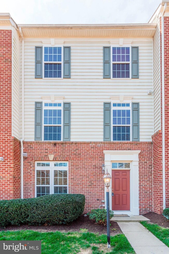 2203 Merseyside Dr unit 68, Woodbridge, VA 22191 - photo 2