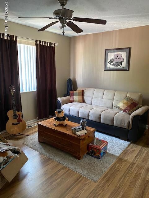 8811 Old Ironsides Dr, Louisville, KY 40228 - photo 3