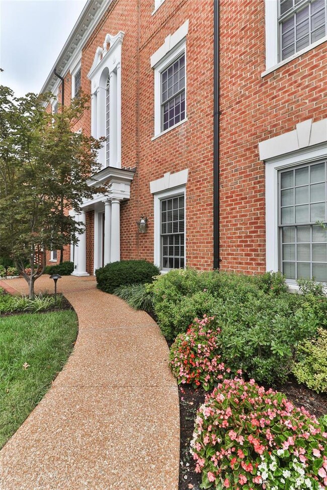 23 Topton Way unit 2A, Saint Louis, MO 63105 - photo 3