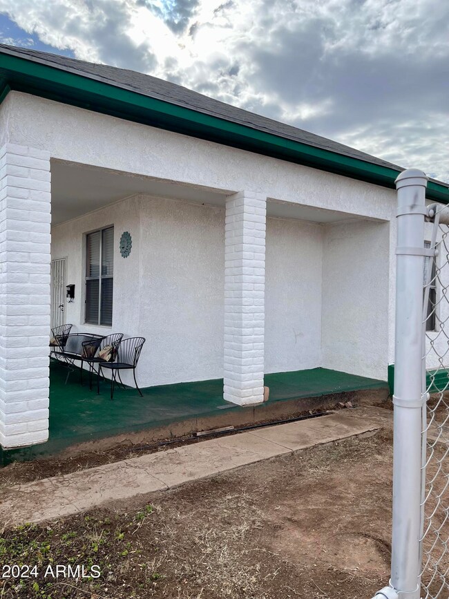 1542 N F Ave, Douglas, AZ 85607 - photo 5