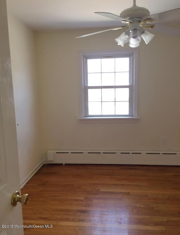 689 Hopping Rd, Belford, NJ 07718 - photo 5