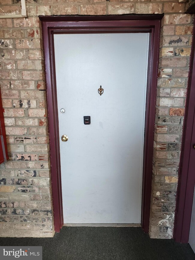 11921 Tarragon Rd unit B, Reisterstown, MD 21136 - photo 2