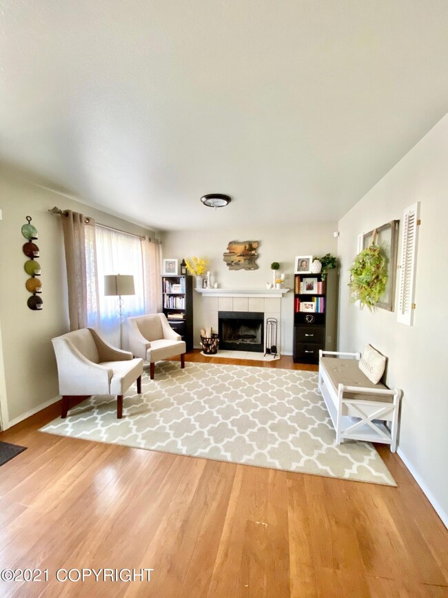 818 Winter Haven St, Anchorage, AK 99504 - photo 4