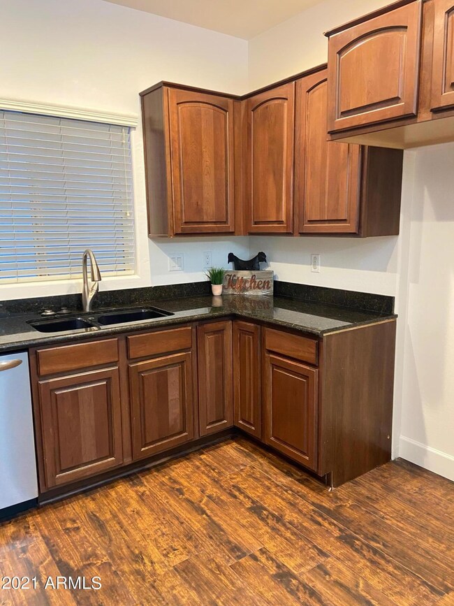 KITCHEN 2 - 411