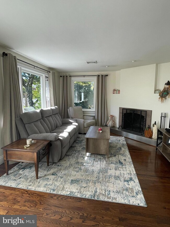 329 Elmwood Ln, Riegelsville, PA 18077 - photo 5