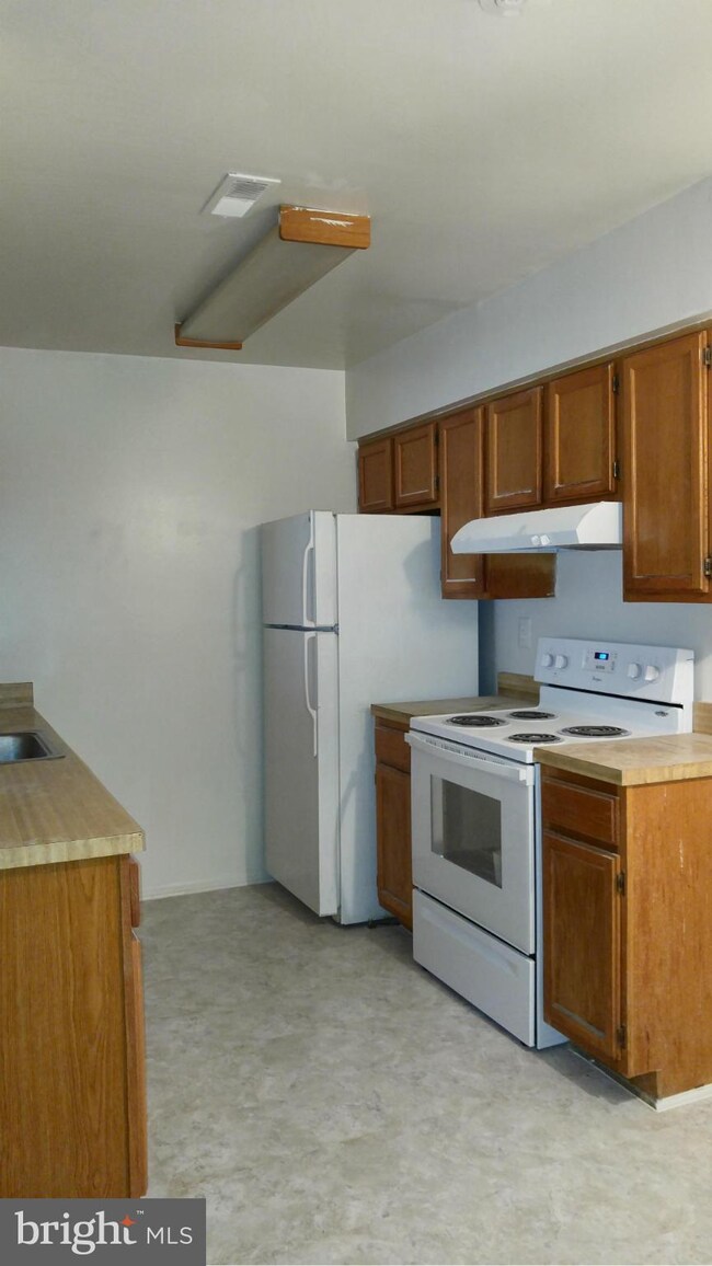 14703 Wexhall Terrace, Burtonsville, MD 20866 - photo 4