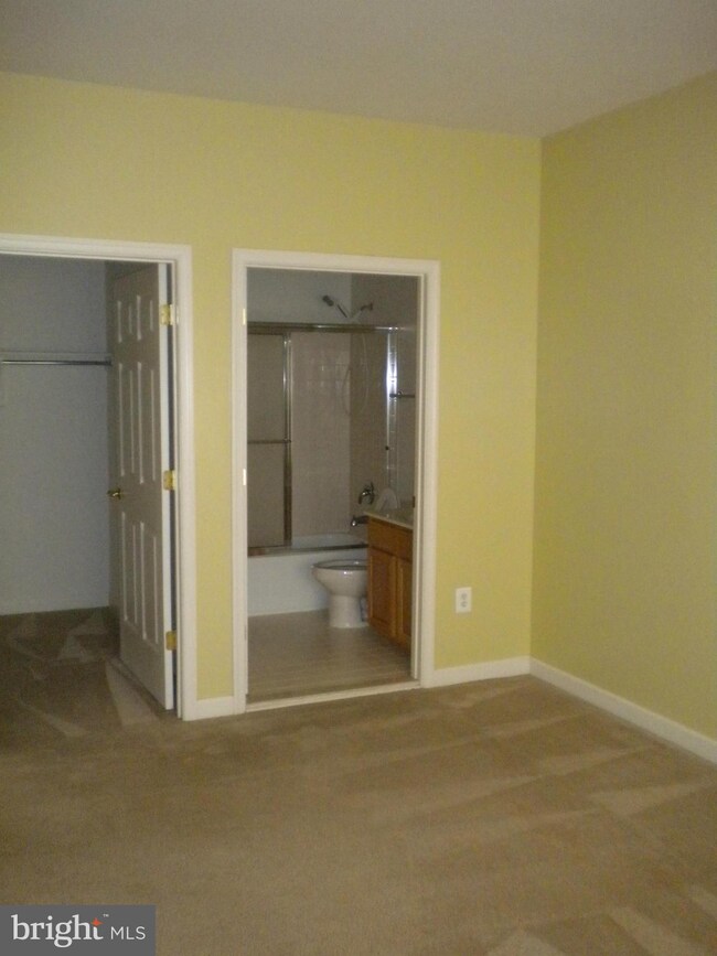 213 N View Cir, Warrenton, VA 20186 - photo 5