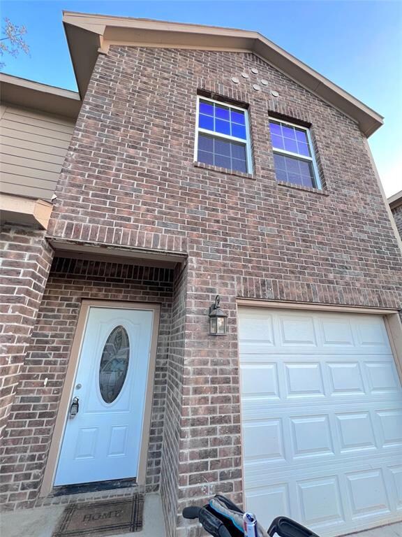102 Robbins St unit C, Cleburne, TX 76031 - photo 3