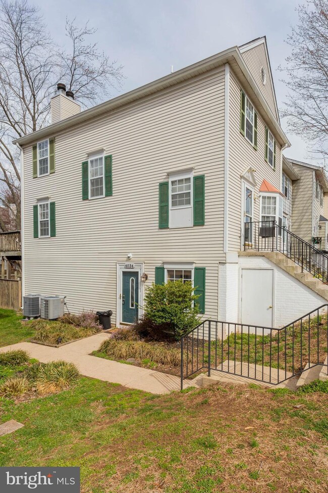 4034 Spring Run Ct unit 6C, Chantilly, VA 20151 - photo 2