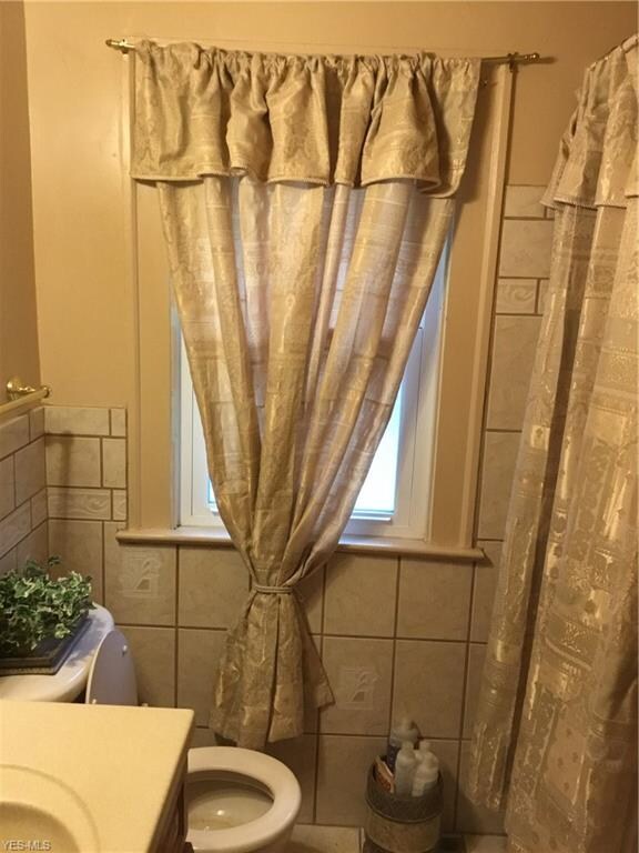 3345 Berkeley Rd, Cleveland, OH 44118 - photo 6