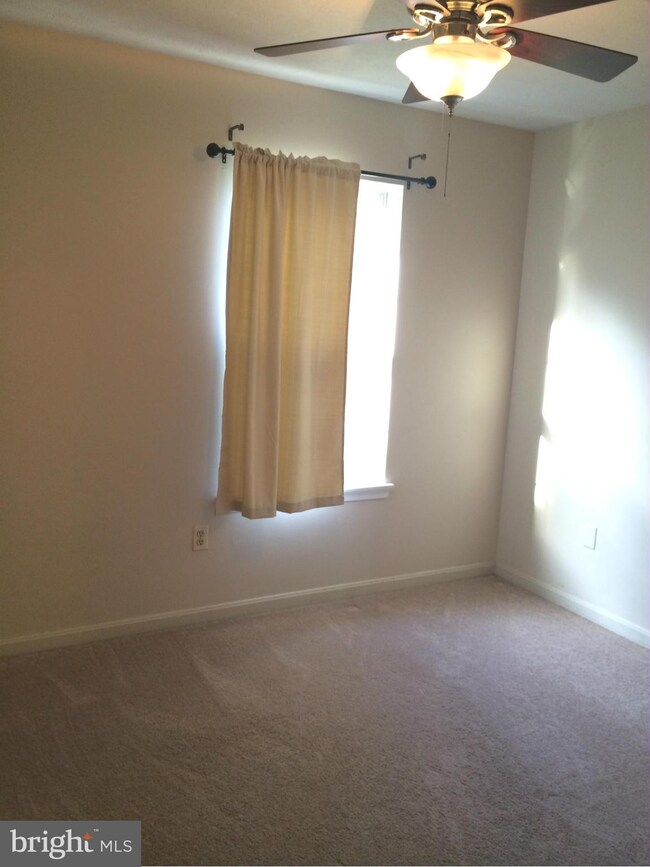 6324 Jacobs Ct, Sykesville, MD 21784 - photo 3