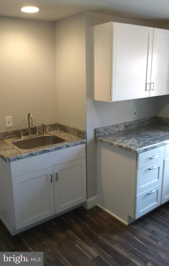 250 N 2nd St unit 2, Columbia, PA 17512 - photo 3