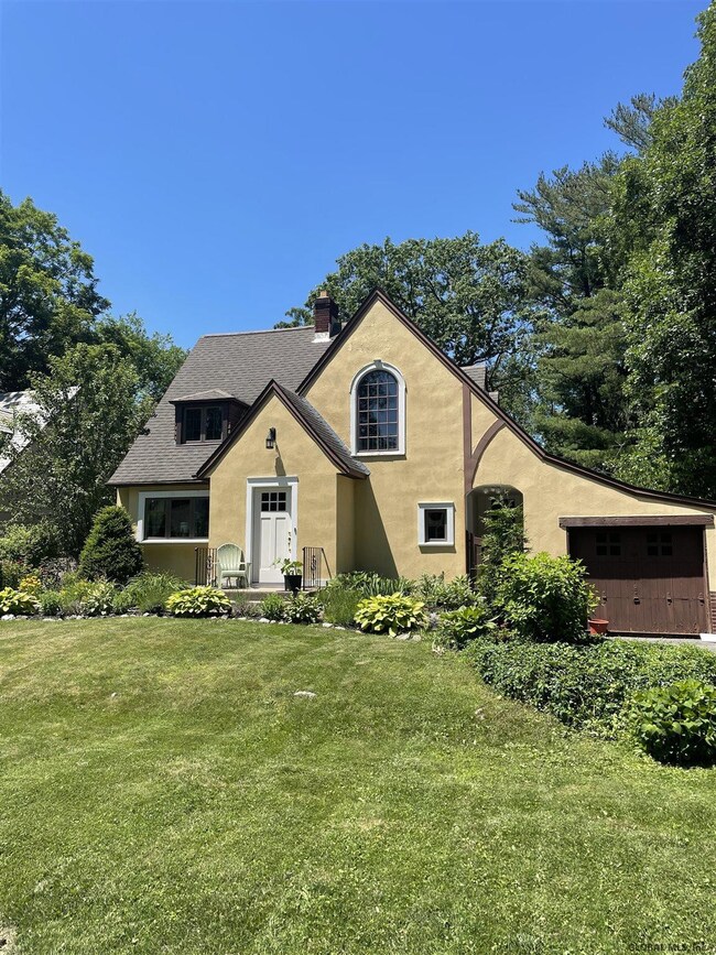 1435 Myron St, Schenectady, NY 12309 - photo 2