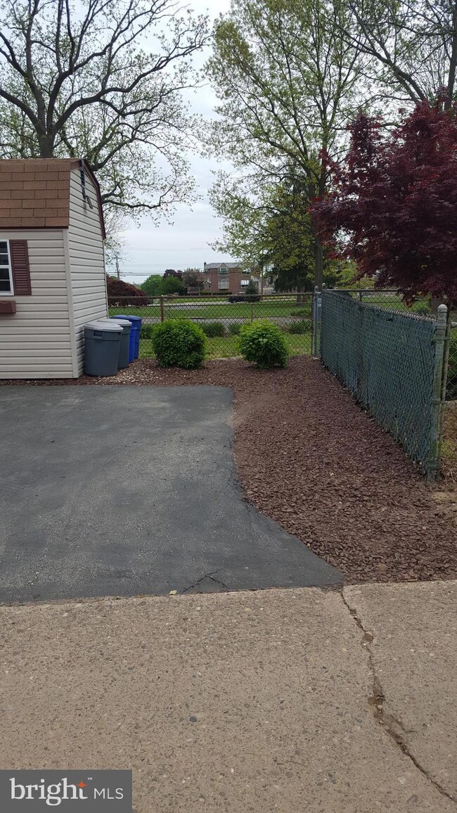 241 Westpark Ln, Clifton Heights, PA 19018 - photo 6