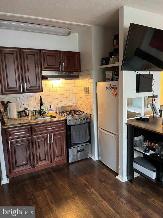 2101-17 Chestnut St unit 1706, Philadelphia, PA 19103 - photo 6