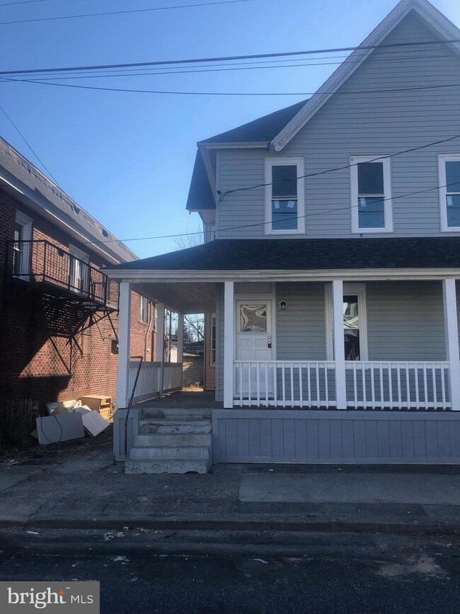 81 Penn St, Penns Grove, NJ 08069 - photo 2